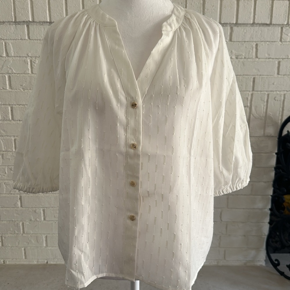Universal Thread White Button-Front Blouse